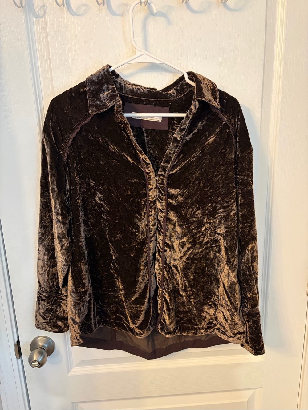 We The Free Crushed Velvet Button-Down Shirt Jacket in Brown in size xs